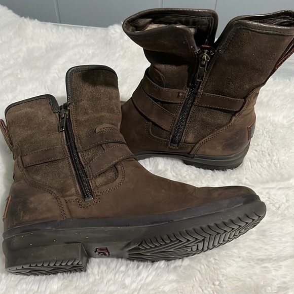 UGG leather Lorna boots - Picture 6 of 10